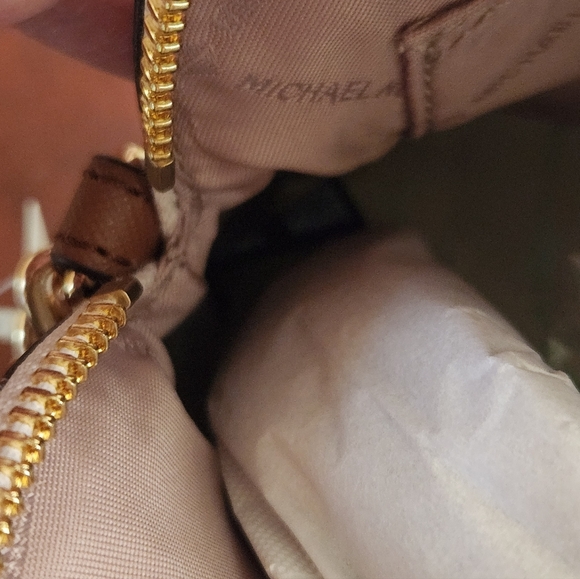 Michael Kors Jet Set Medium Dome Crossbody Bag Vanilla NWT - Picture 8 of 9